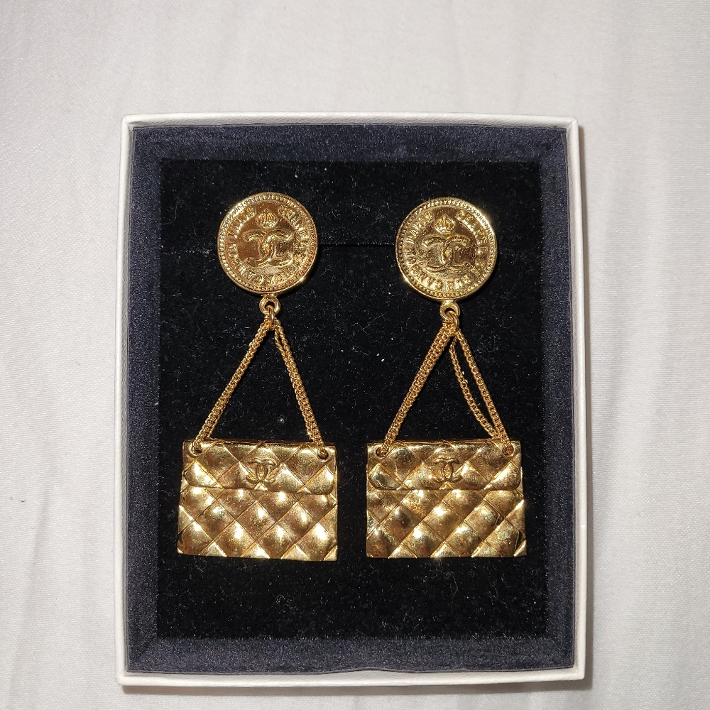 Vintage Chanel 255 dangle earrings Clip-on